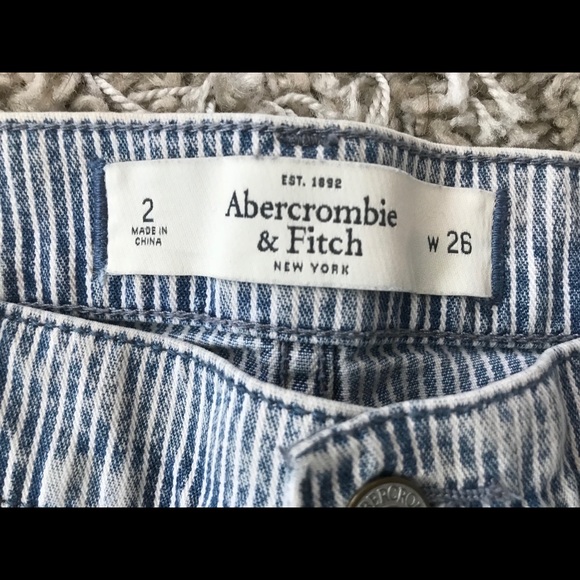 Abercrombie & Fitch Jean Shorts Size 2/W26 - Picture 3 of 4